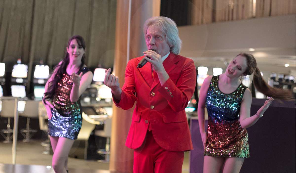 Alain Dès, eerbetoon aan Claude François