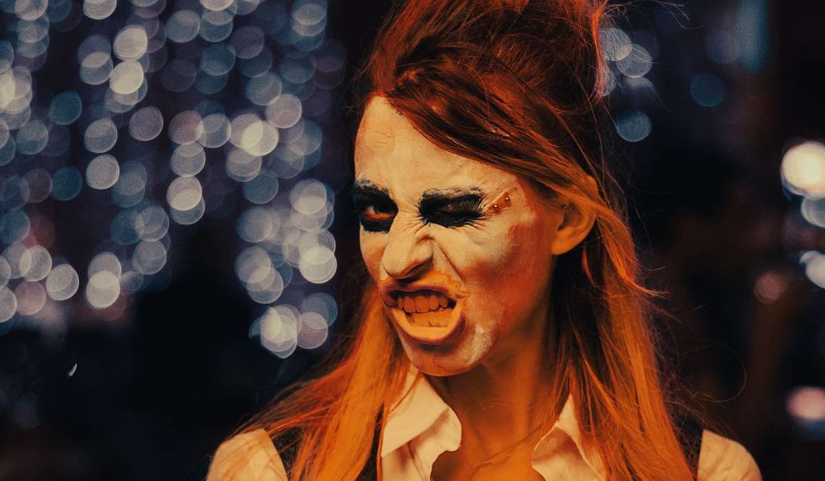 Halloween Vi(s)age