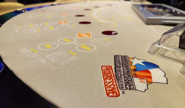 Ultimate Texas Hold'em bij VIAGE