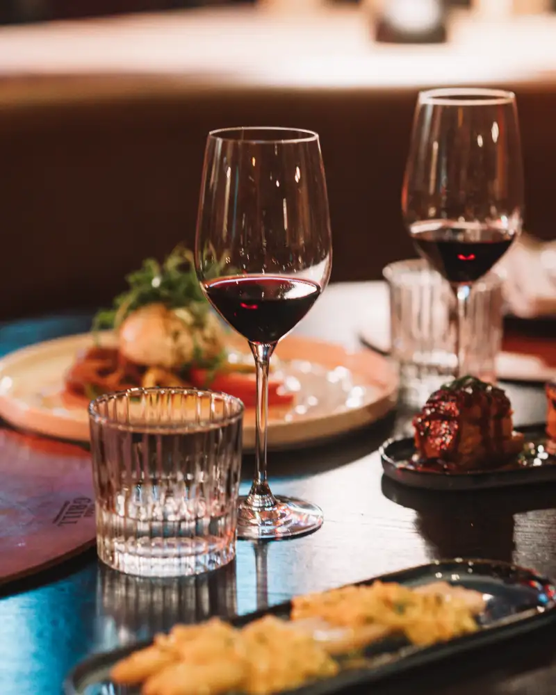 Wine & dine